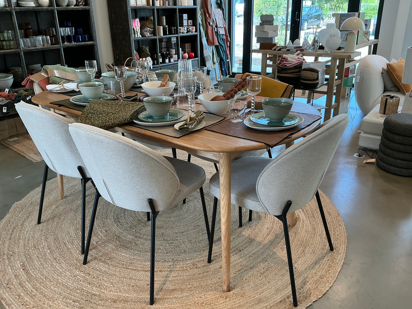 Table twist zuiver 180/240 x 90 cm