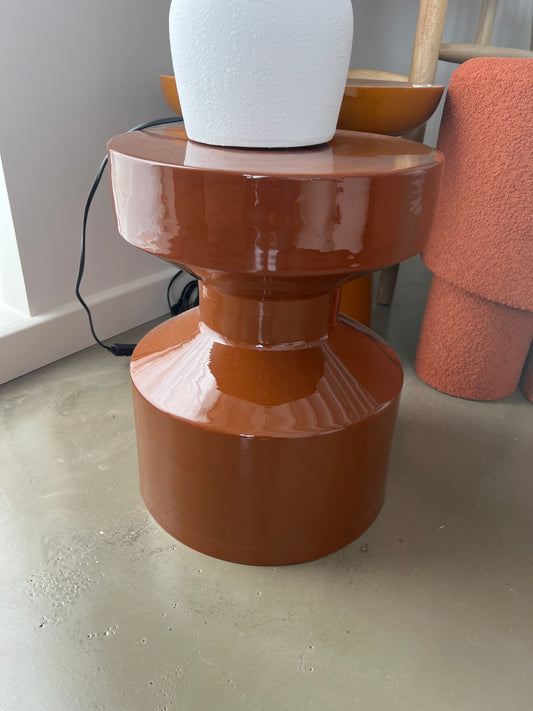 Table d’appoint couleur écureuil