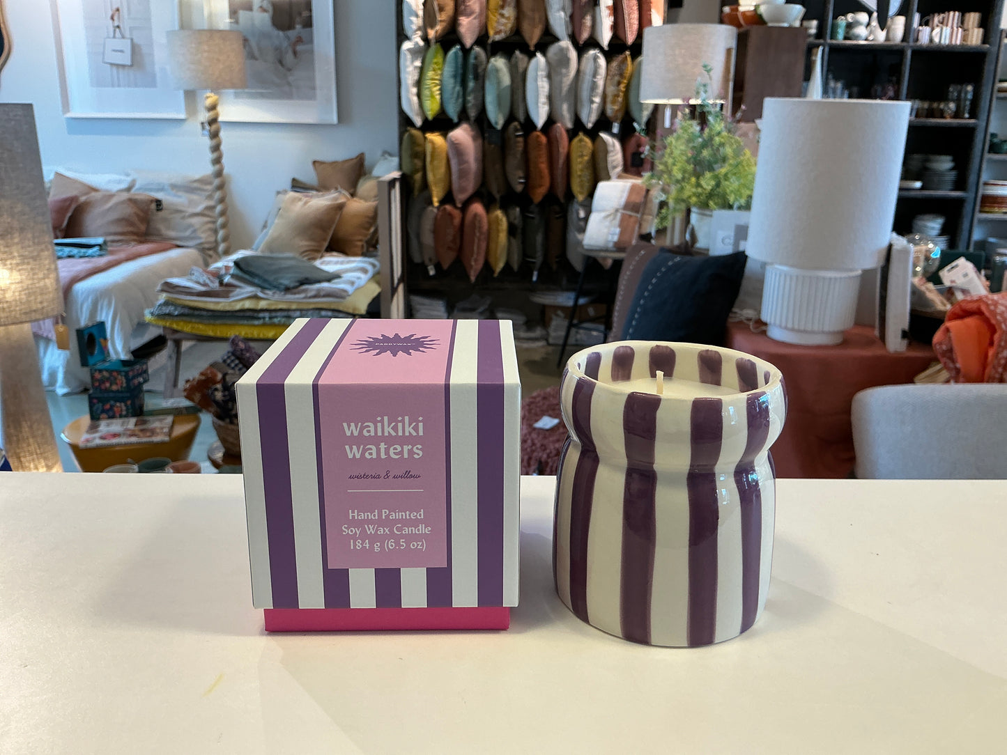 BOUGIE EN CERAMIQUE RAYEE VIOLET WAIKIKI WATERS