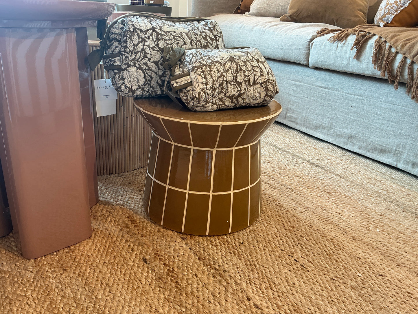 Table d’appoint céramique miel