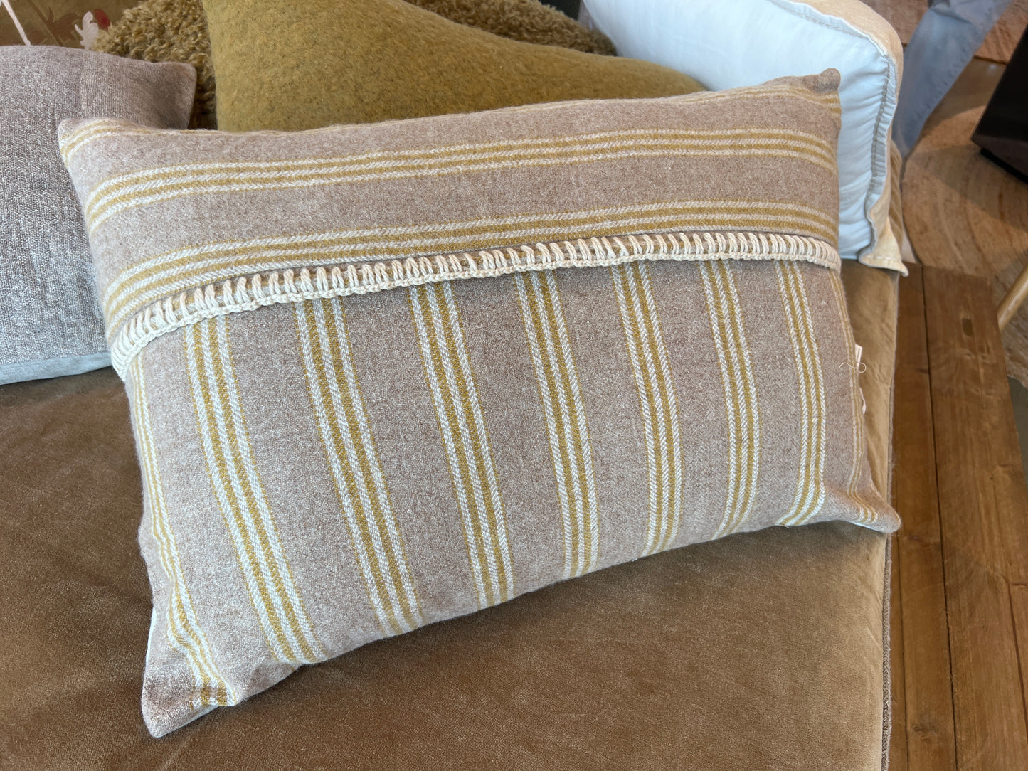 Coussin Carlos chamois   40x60 cm