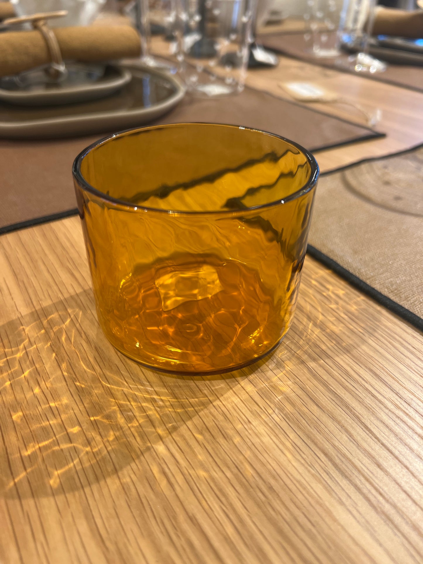 Verre à eau ambre
