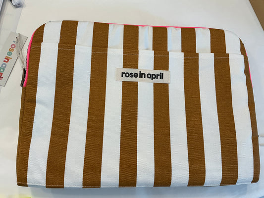 Pochette d’ordinateur rayure écru/caramel Rose in April 13-15 pouces