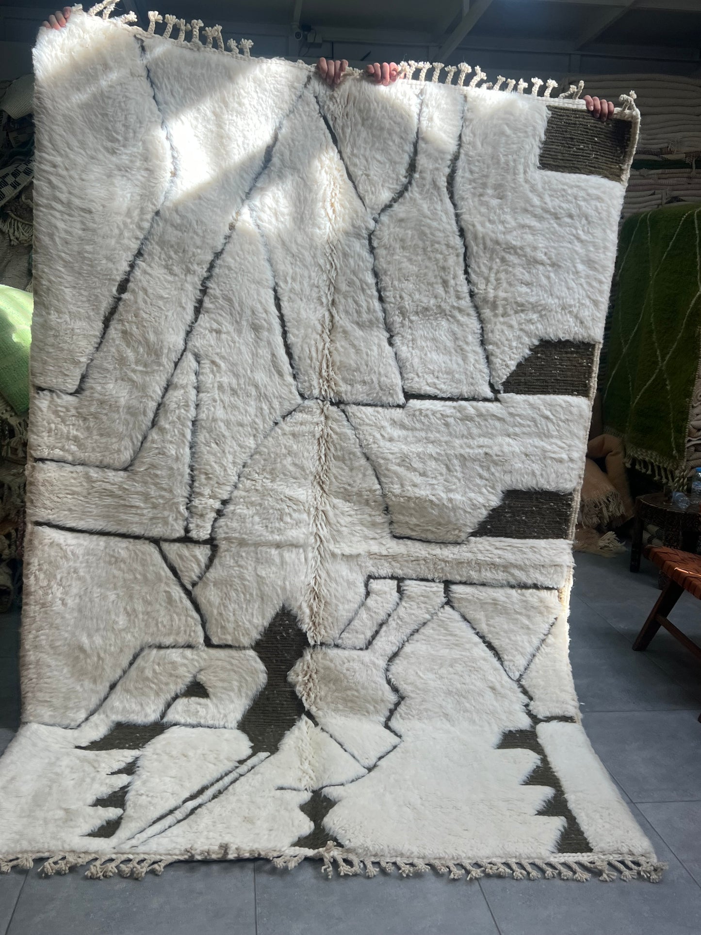 Tapis berbère beni ouarain motifs kakis 160x250 cm