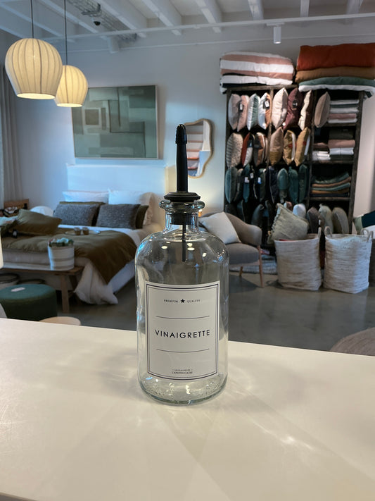 Bouteille vinaigrette avec bec verseur transparent