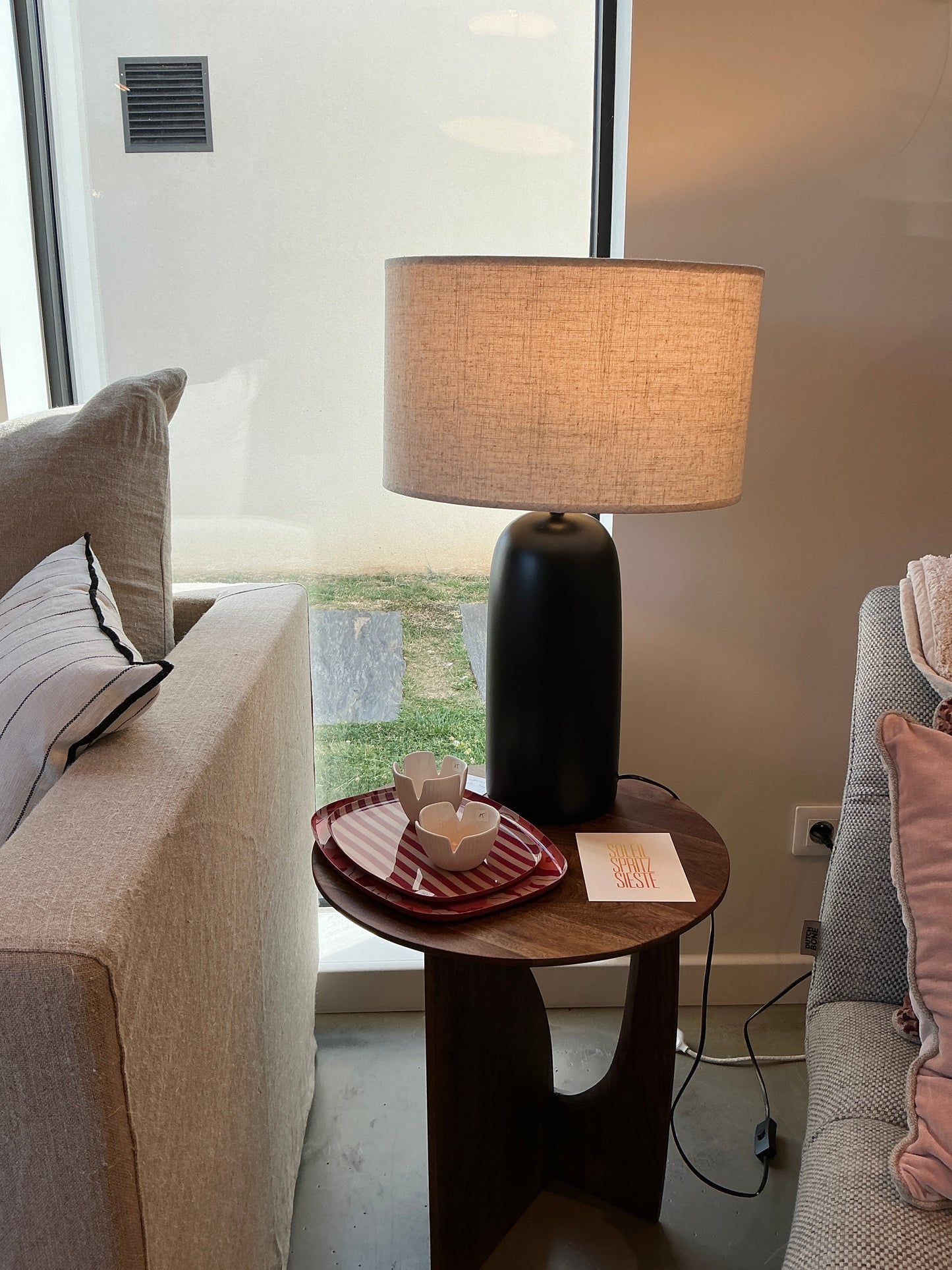 Lampe vita noir et beige