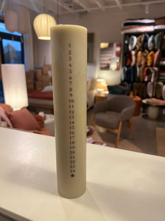 Bougie de l’avent noisette