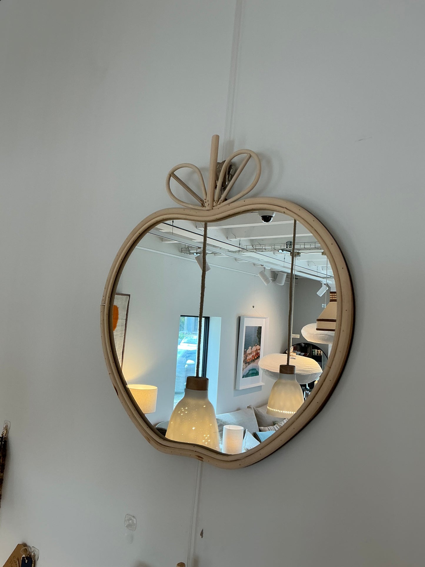 Miroir pomme rotin