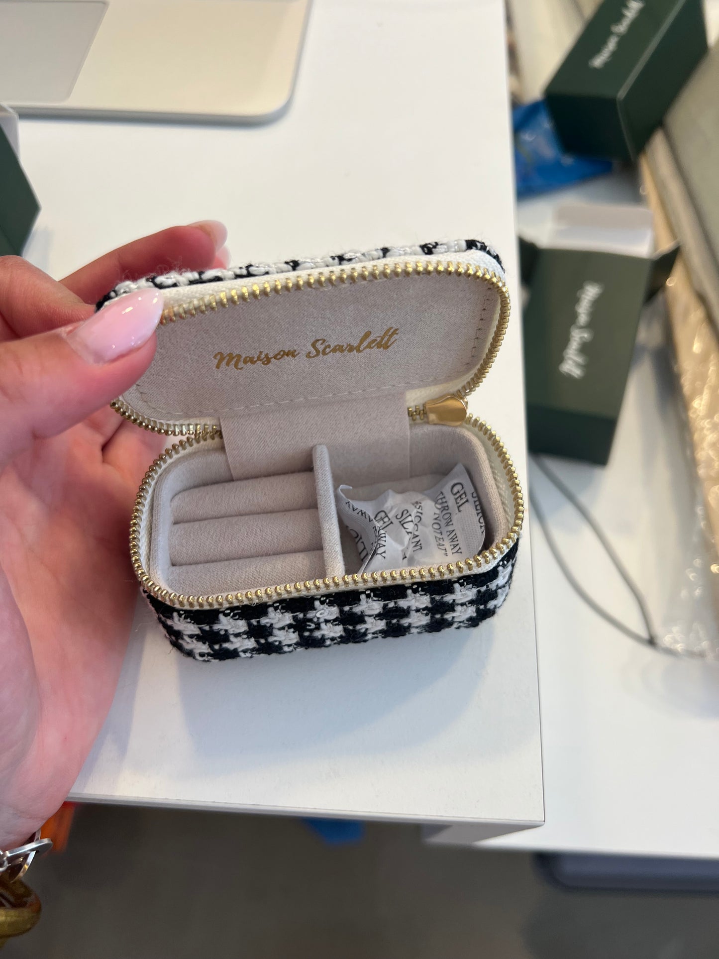 Mini BOITE A BIJOUX DE VOYAGE pied de poule