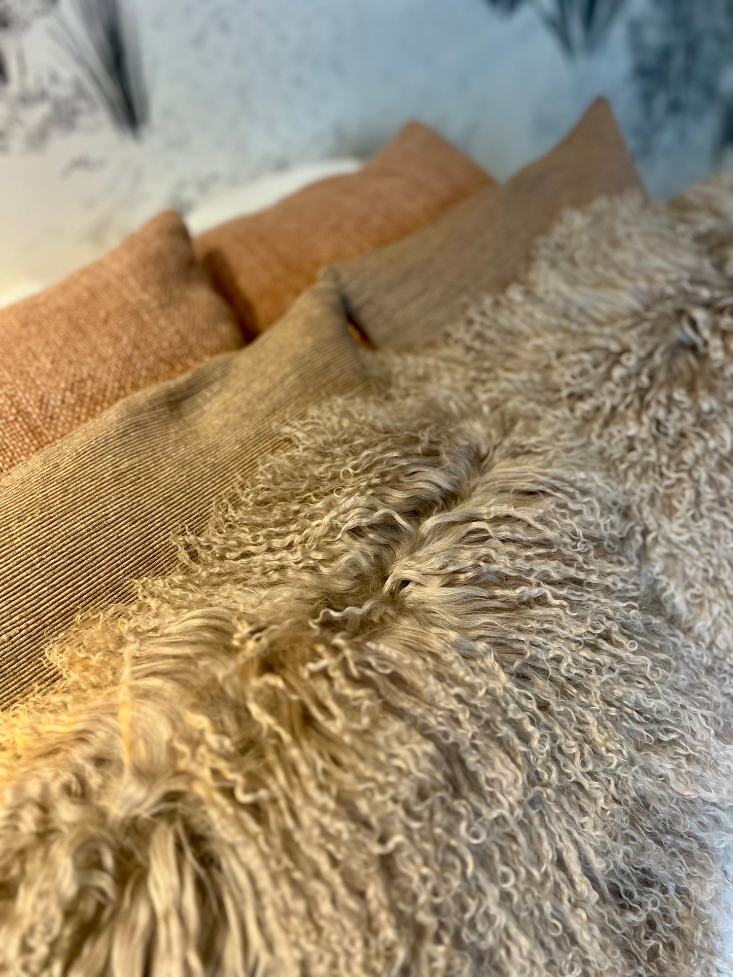COUSSIN EN MOUTON D'ISLANDE - BEIGE TAUPE