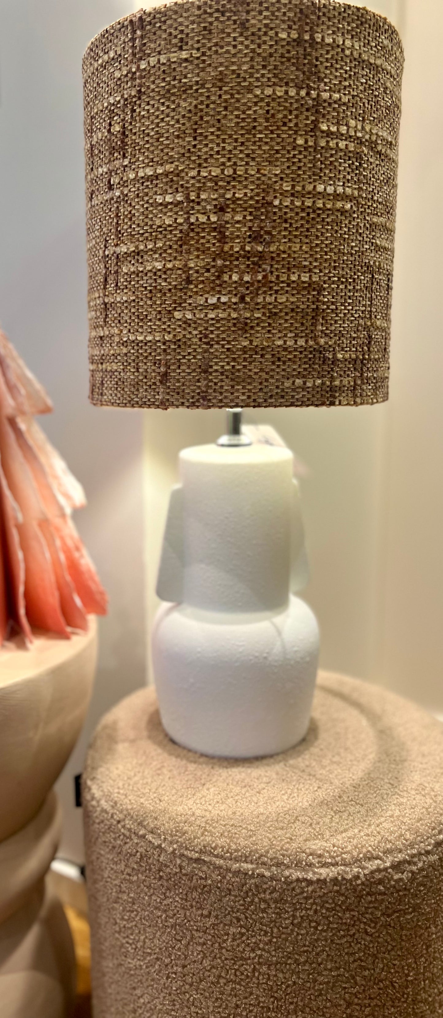 LAMPE CÉRAMIQUE BLANCHE 70'S ABAT JOUR TRESSÉ ROUILLE