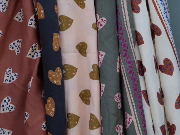 FOULARD IMPRIME "COEUR SAUVAGE" Rose
