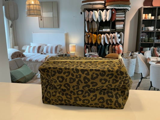 Trousse de Toilette Graou Olive rose in April