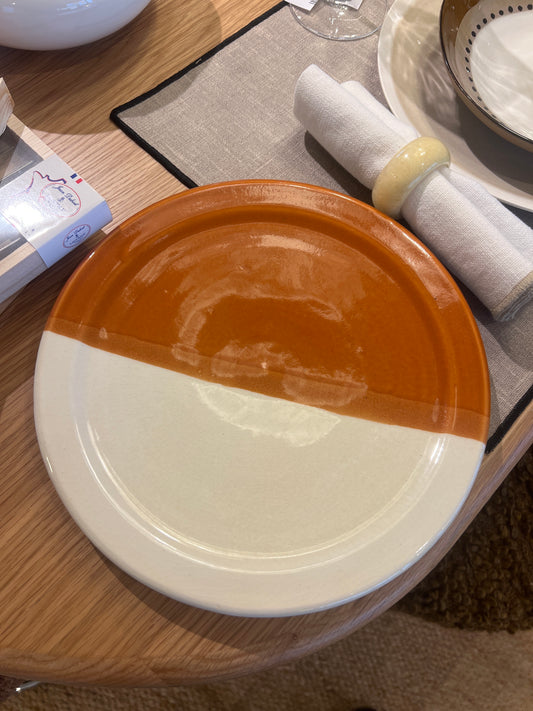Assiette artisanale blanc/rouille