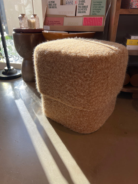 Pouf feutre de laine moutarde