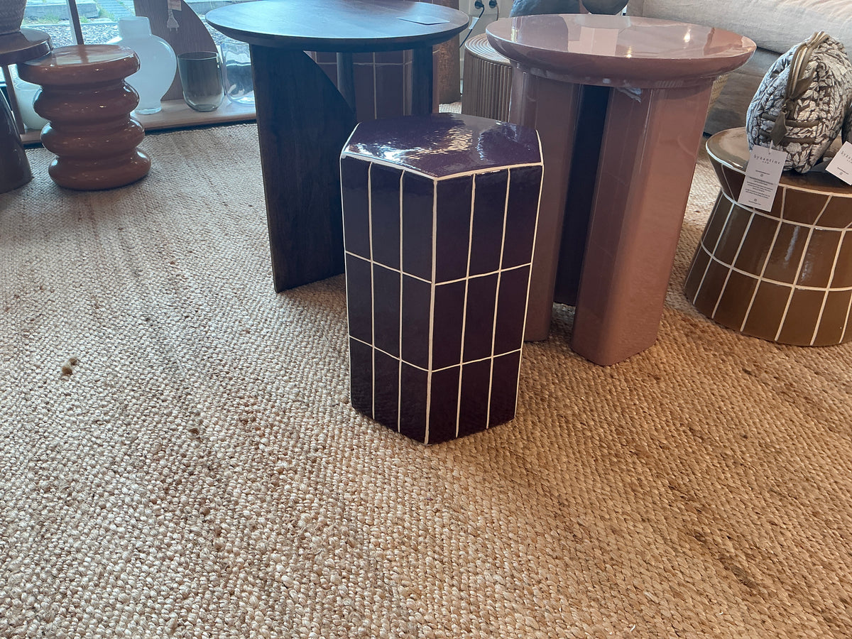 Table d’appoint céramique pourpre