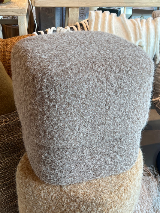 Pouf feutre de laine brun