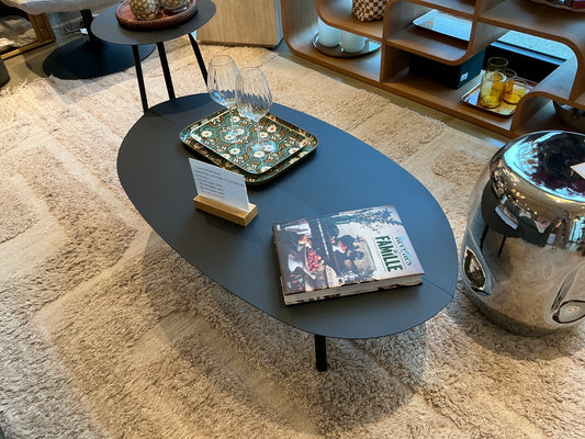 Table d’appoint métal noir forme organique