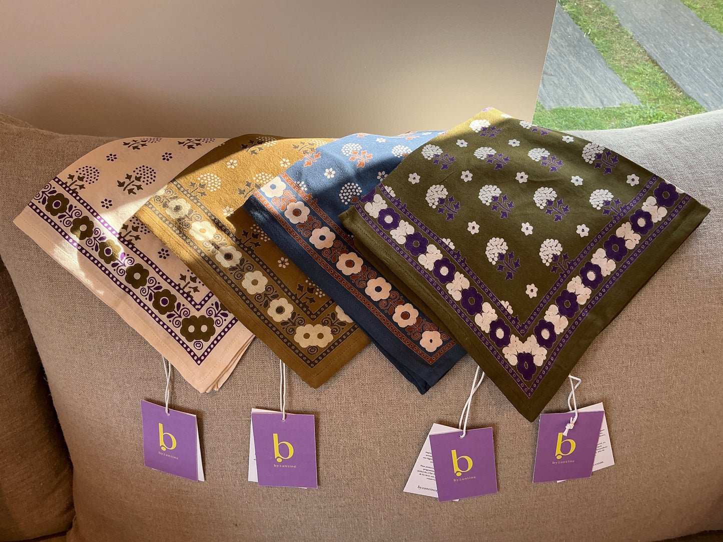 Petit foulard Anastase Latte Byzantine