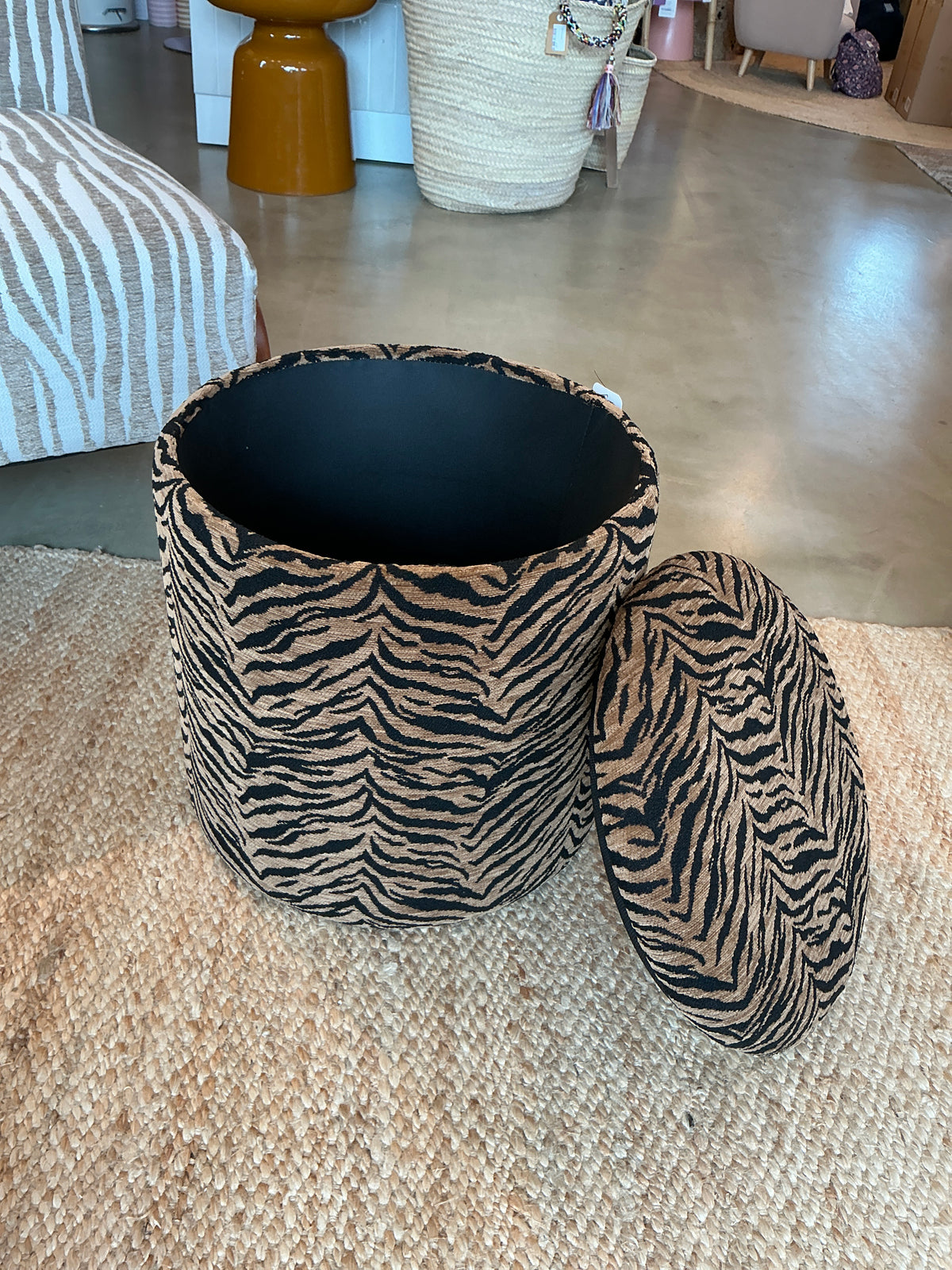 Pouf coffre tigre