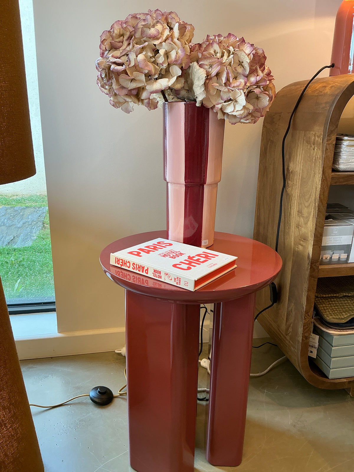 TABLE D’APPOINT LAQUEE CERISE