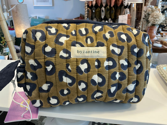Trousse de toilette léopard kaki Byzantine PM