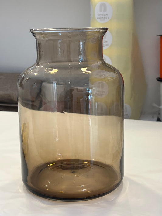 Petit vase en verre ambre