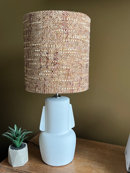 LAMPE CÉRAMIQUE BLANCHE 70'S ABAT JOUR TRESSÉ ROUILLE