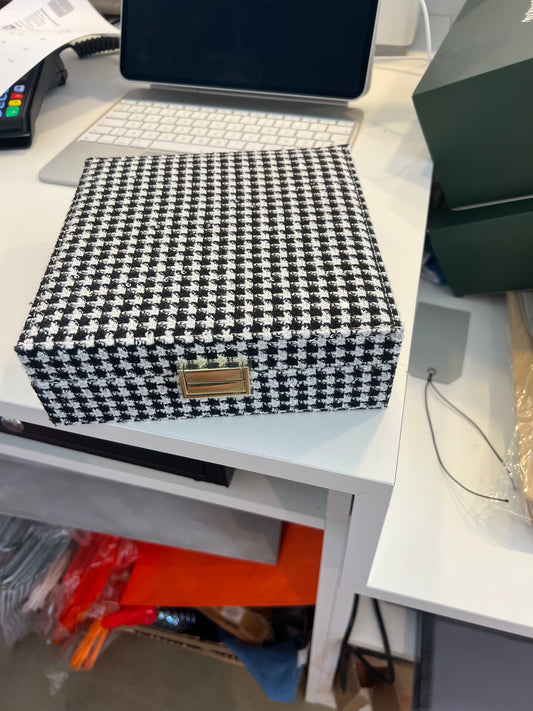 BOITE A BIJOUX ANNE EN PIED DE POULE