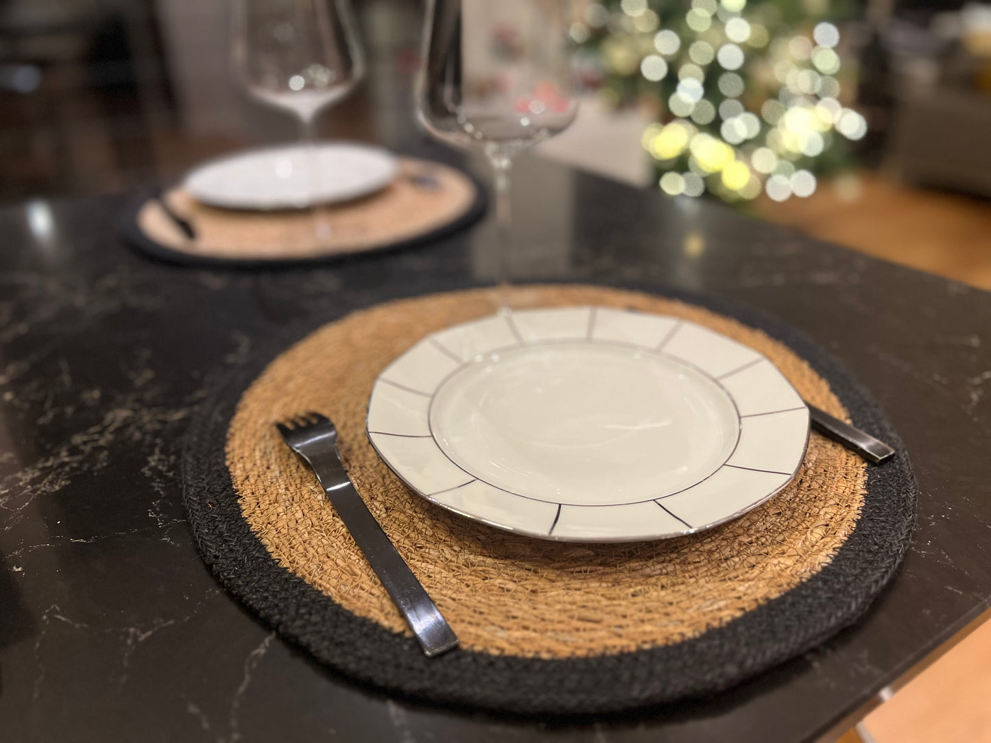 SET DE TABLE ROND FIBRE NATURELLE ET NOIRE